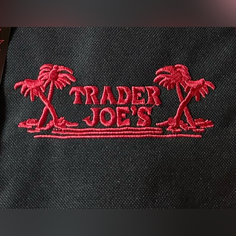 Trader Joe’s Reusable Insulated Bag (Extra Large Capacity- 7 Gallons) NWT - Picture 4 of 11